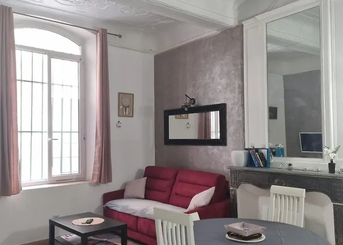 Studio Le Red Sofa, Coeur De Ville